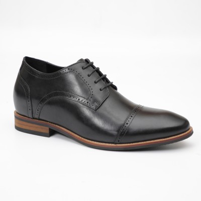 Lace up brogues with natural sole