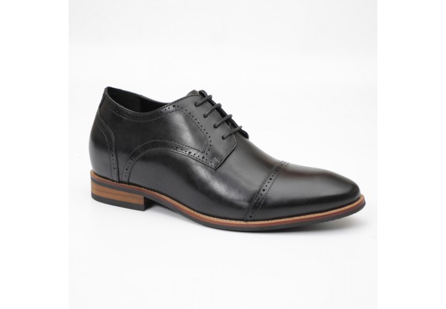 Lace up brogues with natural sole